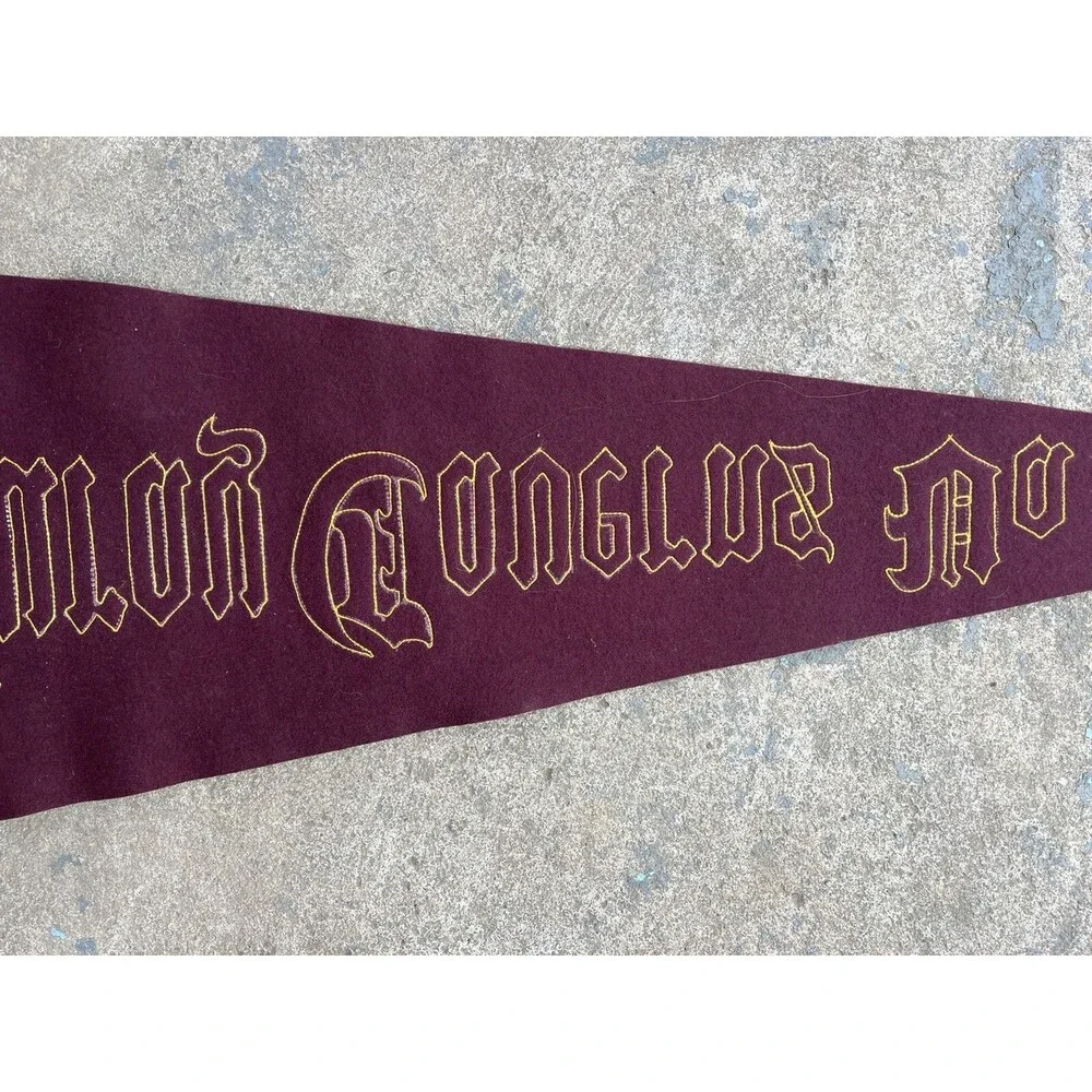 Vintage Maroon Felt Luray Caverns VA Virginia Yellow Stitched Pennant Flag